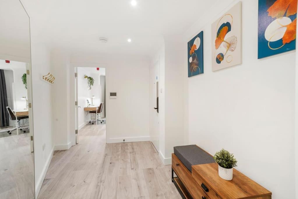 Modern 2 Bedroom Apartment In The Heart Of Londen Buitenkant foto