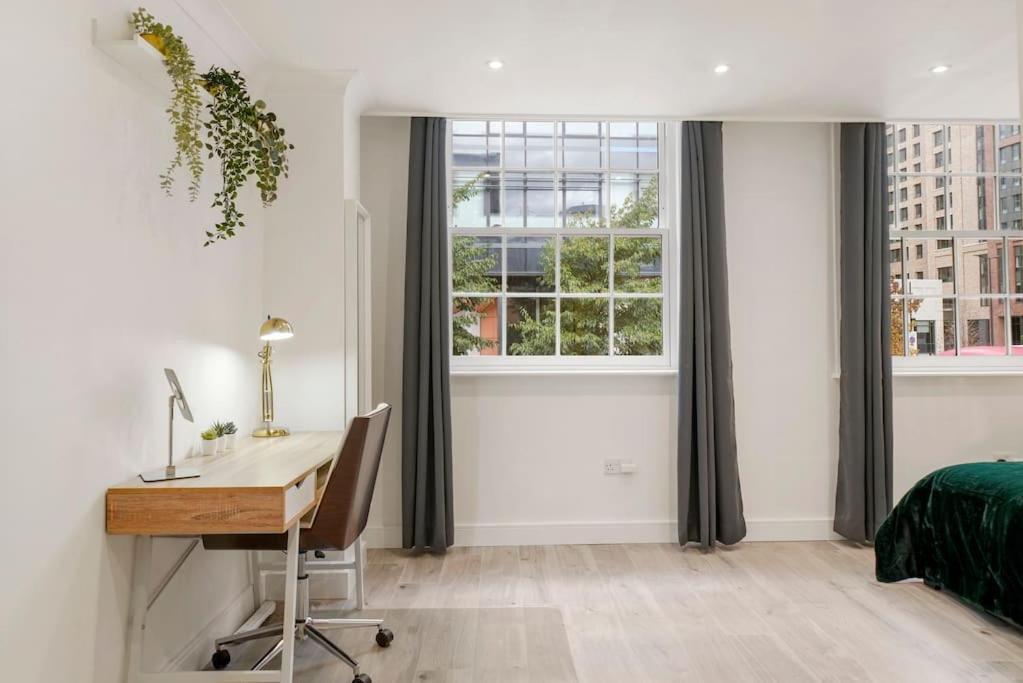 Modern 2 Bedroom Apartment In The Heart Of Londen Buitenkant foto
