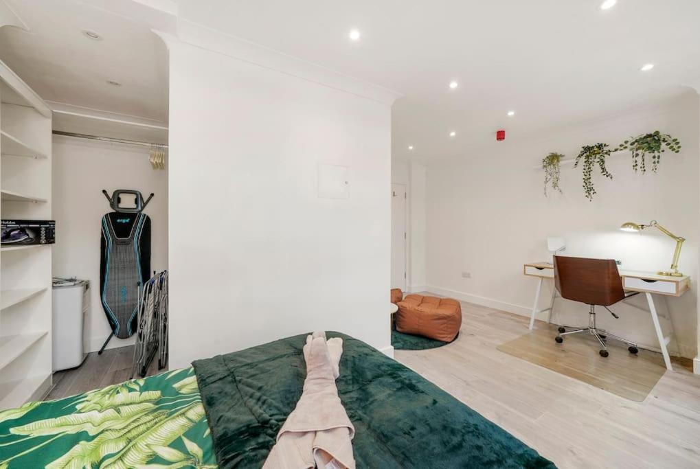 Modern 2 Bedroom Apartment In The Heart Of Londen Buitenkant foto