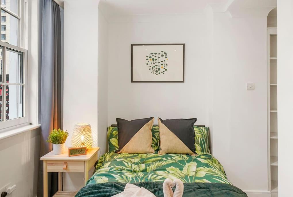 Modern 2 Bedroom Apartment In The Heart Of Londen Buitenkant foto